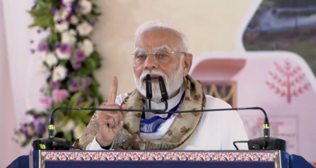 मोतिहारी में विपक्ष पर बरसे मोदी , कहा- हमें बिहार को इनकी बुरी नीयत से बचाना है