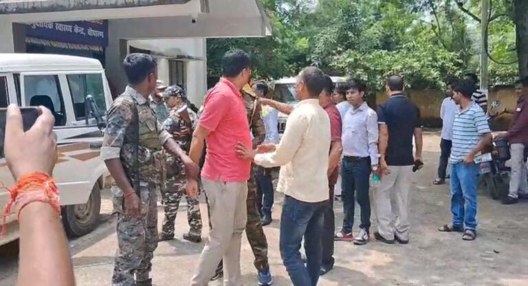 हजारीबाग के चौपारण में रिश्वत लेते सीएचसी प्रभारी गिरफ्तार