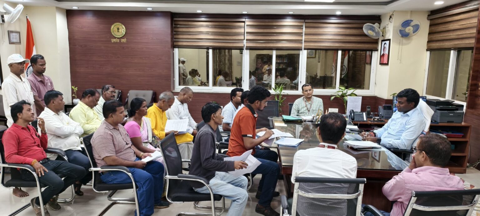 कांके के रेंडो में गैरमजरुआ जमीन पर अवैध कब्जे की होगी मापी, डीसी ने दिया जांच का आदेश