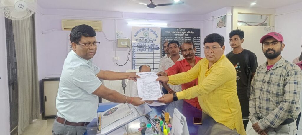 कई मांगों को लेकर झारखंड ऊर्जा विकास श्रमिक संघ ने महाप्रबंधक को सौंपा ज्ञापन
