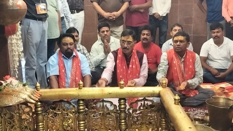 प्रधानमंत्री को शक्ति दें भाेलेनाथ, भारत दुनिया का सर्वश्रेष्ठ देश बने : संजय सेठ