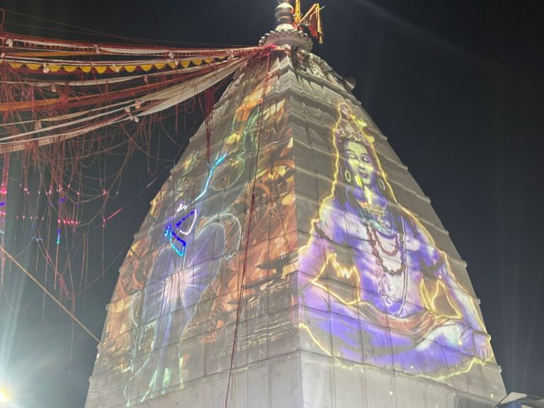 बाबा मंदिर और टॉवर चौक पर लेजर मैपिंग लाईट श्रद्धालुओं को कर रहा आकर्षित