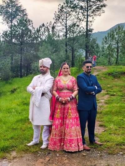 दो सगे भाइयों ने एक ही युवती के साथ लिए 7 फेरे… हिमाचल में हुई अनोखी शादी
