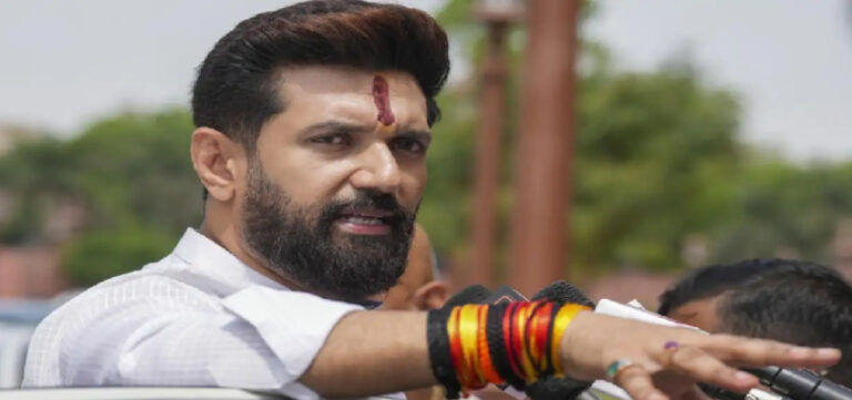 हिम्मत है तो चुनाव का बहिष्कार करें, मोदी के हनुमान ने तेजस्वी को दी चुनौती