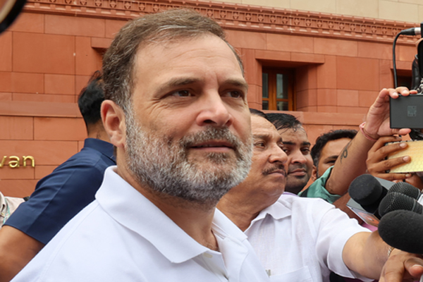 राहुल गांधी का बड़ा दावा, हमारे पास एटम बम है, फटेगा तो…