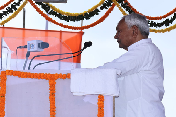 अगले पांच वर्षों में एक करोड़ युवाओं को मिलेगी नौकरी, पीटी परीक्षा में अब 100 रुपये लगेंगे शुल्क: नीतीश कुमार