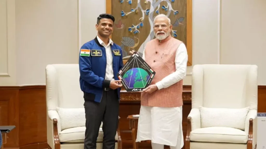 पीएम मोदी से मिले शुभांशु शुक्ला, अंतरिक्ष से धरती की खींची गई तस्वीरें की भेंट,देंखे विडिओ
