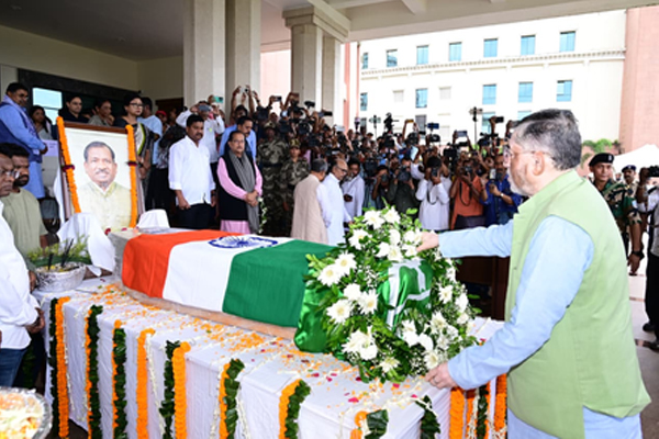 झारखंड के दिवंगत शिक्षा मंत्री रामदास सोरेन को विधानसभा में राजकीय सम्मान के साथ विदाई, राज्यपाल बोले- यह अपूरणीय क्षति