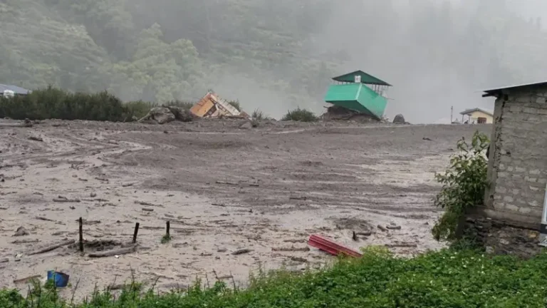 उत्तरकाशी में बादल फटने से भारी तबाही , अब तक 20 लोगों का रेस्क्यू