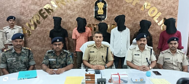लातेहार में कुख्यात राहुल दुबे गिरोह के रांची के बबलू समेत छह अपराधी गिरफ्तार