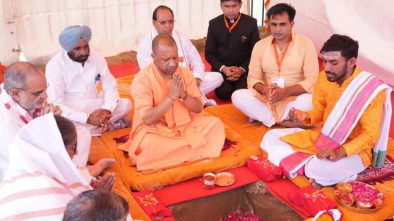 संभल के साथ पाप करने वालों को मिलेगी सजा, दंगाइयों पर बरस रहा महाकाल का प्रकोप : योगी