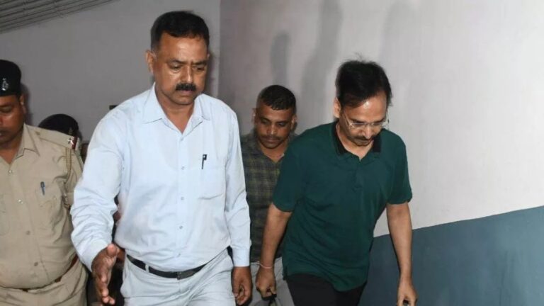 शराब घोटाले में निलंबित आईएएस विनय चौबे की जमानत याचिका हाईकोर्ट ने की खारिज