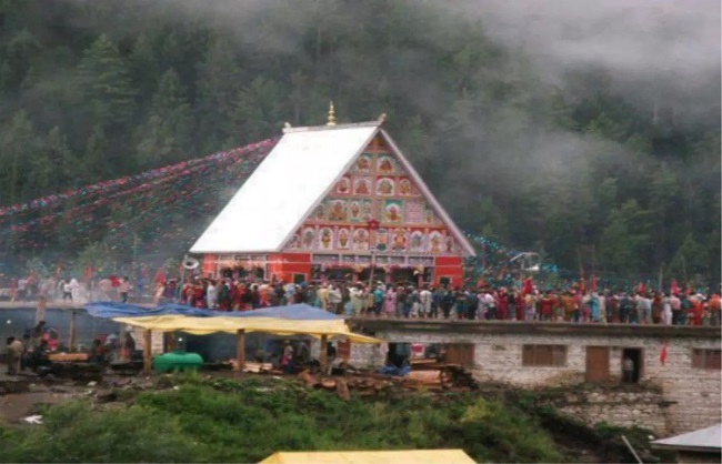 जम्मू-कश्मीर के किश्तवाड़ में बादल फटने से भारी तबाही, अभी तक 12 शव बरामद