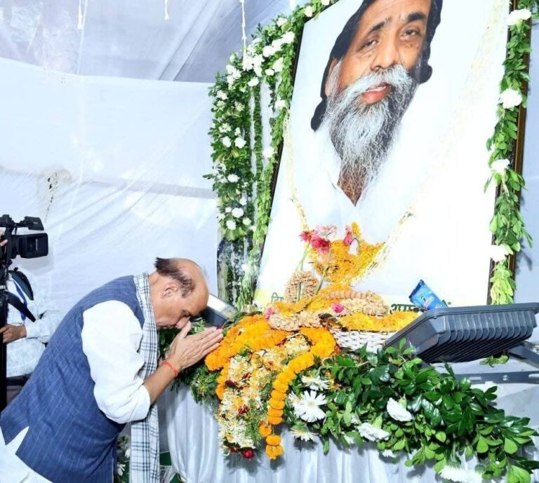 केंद्रीय रक्षा मंत्री राजनाथ सिंह ने गुरूजी को दी श्रद्धांजलि, कहा-बिरसा मुंडा के बाद आदिवासी समाज ने सबसे बड़ा योद्धा खो दिया