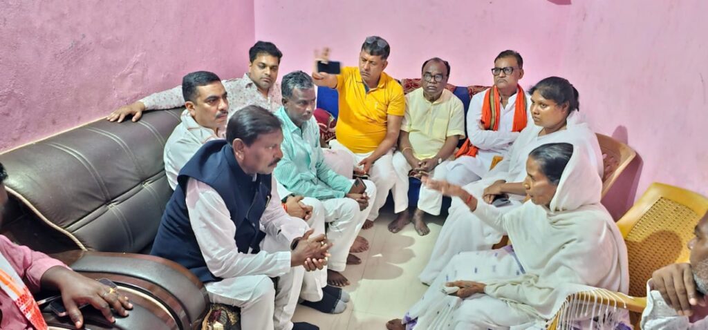 सूर्या हांसदा एनकाउंटर मामले की सच्चाई जानने भाजपा की सात सदस्यीय टीम पहुंची गोड्डा
