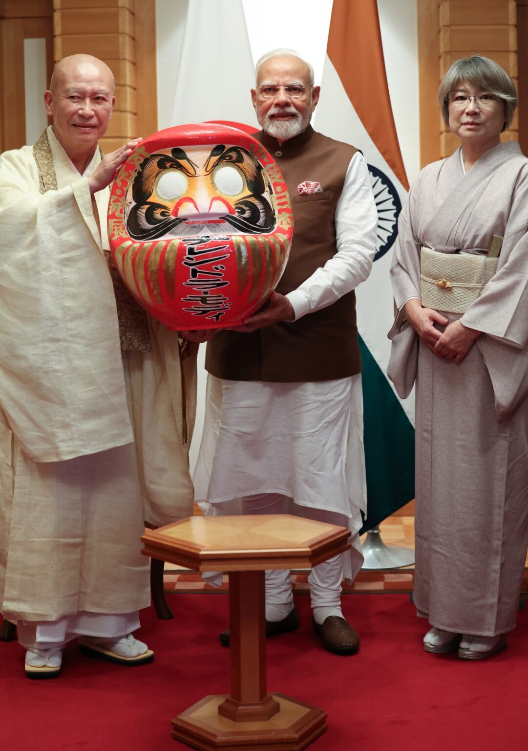 PM मोदी को दारुमा-जी मंदिर के मुख्य पुजारी ने भेंट की ‘दारुमा’ गुड़िया, जानें इसकी खासियत