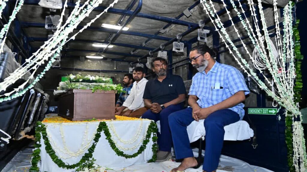 दिशोम गुरु का पार्थिव शरीर दिल्ली से रांची पहुंचा, कल नेमरा में होगा अंतिम संस्कार