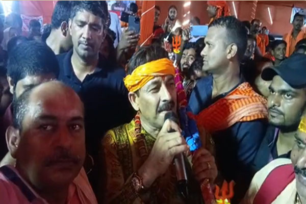 मनोज तिवारी ने कांवड़ यात्रा में भजनों से बांधा समां, सुईया पहाड़ पर कांवड़ियों संग झूमे