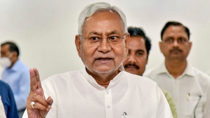 बिहार : अब सभी भर्ती परीक्षाओं में 100 रुपये शुल्क, मुख्य परीक्षा होगी मुफ्त
