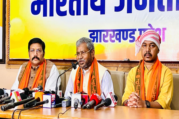 झारखंड में डीएमएफटी फंड में करोड़ों रुपए की हेराफेरी : बाबूलाल मरांडी