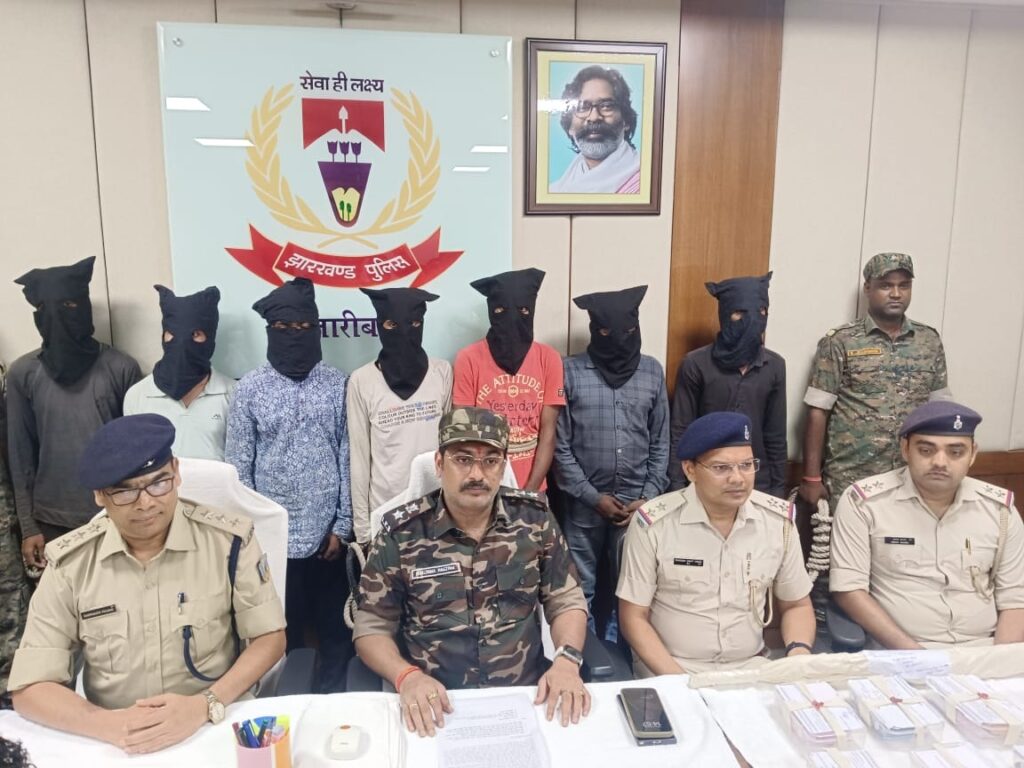 हजारीबाग में छह वाहनों में आग लगाने वाले सात अपराधी गिरफ्तार