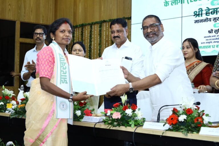 झारखंड का सर्वांगीण विकास हमारी प्रतिबद्धता: हेमंत सोरेन