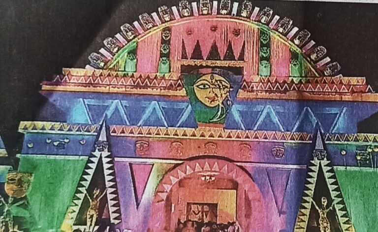 रांची में सेटेलाइट कॉलोनी में त्रिलोक थीम पर बन रहा पंडाल