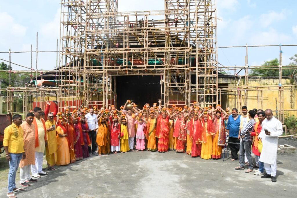 कलश यात्रा के साथ शुरू हुआ छप्पन सेट दुर्गापूजा समिति का दुर्गोत्सव