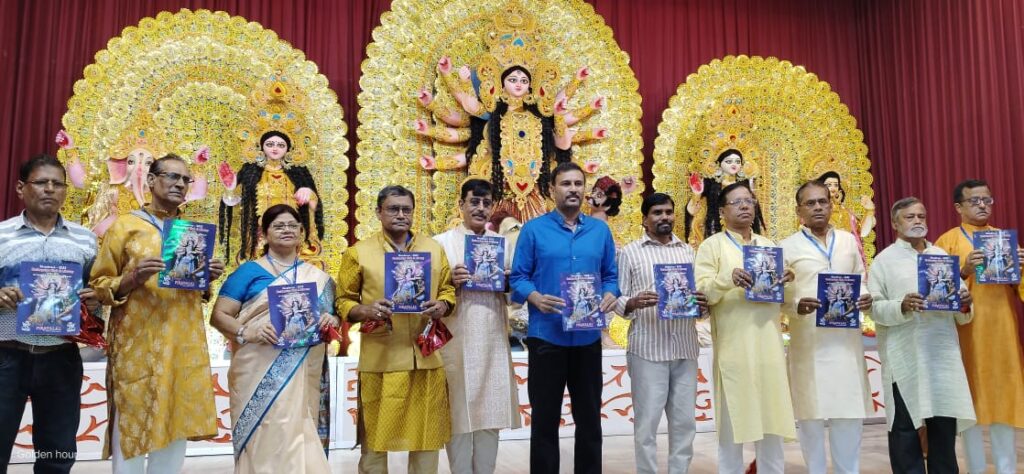 सुदेश महतो ने किया देशप्रिय क्लब के पूजा पंडाल का उदघाटन