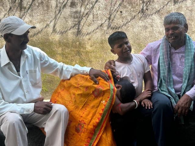 खूंटी : मुरहू थाने के टॉयलेट में छेड़छाड़ के आरोपी ने की खुदकुशी, थाना प्रभारी निलंबित