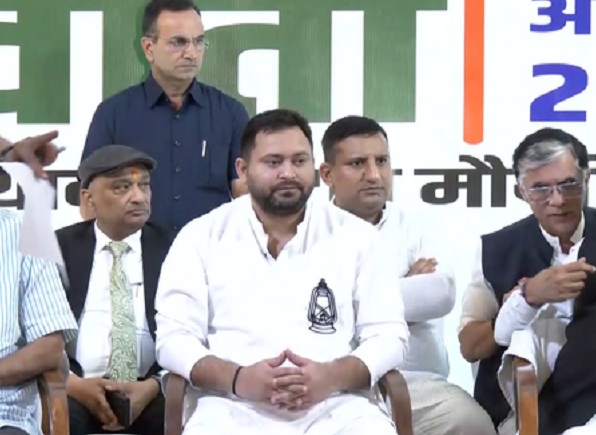 बिहार चुनाव: महागठबंधन ने तेजस्वी को सीएम, मुकेश सहनी को डिप्टी सीएम चेहरा घोषित किया