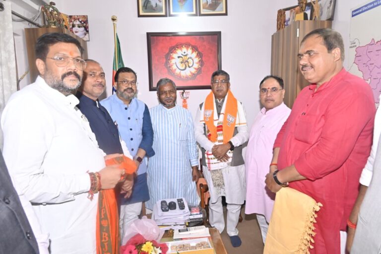 आदित्य साहू का भाजपा प्रदेश कार्यालय में भव्य स्वागत
