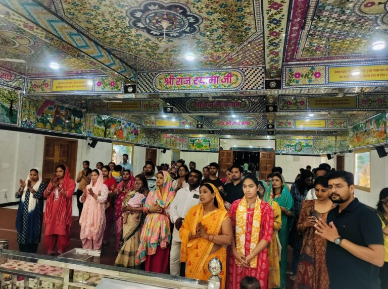 पुंदाग श्री राधा कृष्ण प्रणामी मंदिर में धूमधाम से मना शरद पूर्णिमा