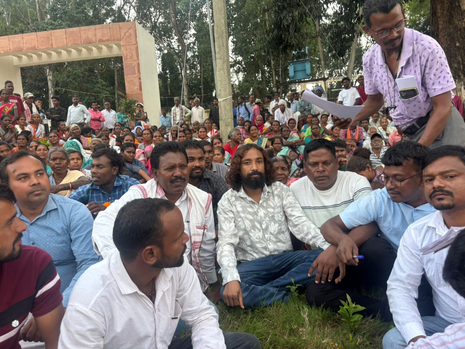 जान देंगे पर आदिवासियों की जमीन लूटने नहीं देंगे : देवेंद्रनाथ महतो