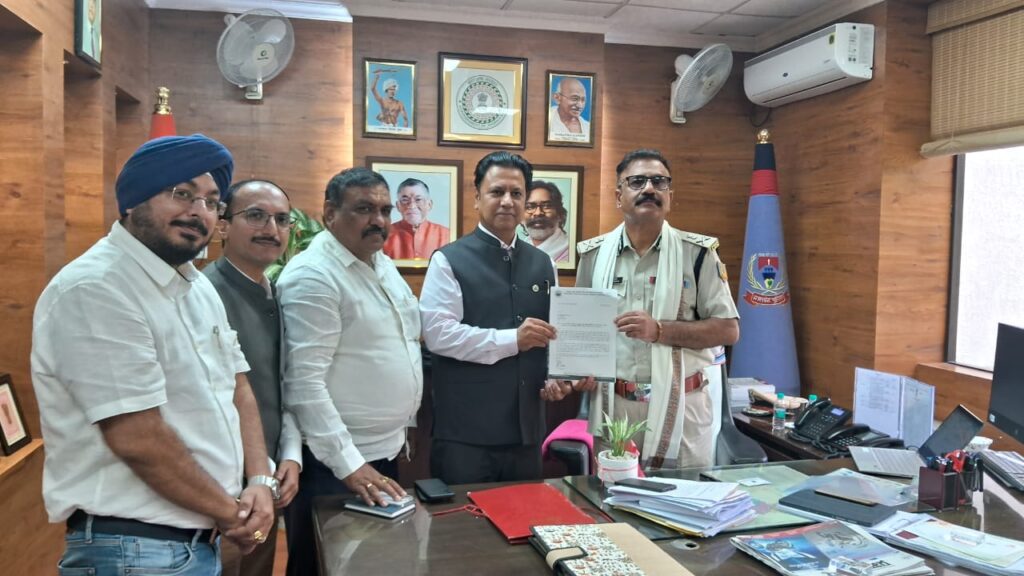 कानून-व्यवस्था को लेकर डीजीपी से मिला झारखंड चेंबर