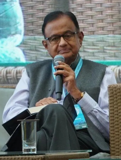 आतंकवादियों को पकड़ने के लिए आॅपरेशन ब्लू स्टार सही तरीका नहीं था : चिदंबरम