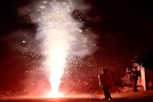 झारखंड: दीपावली पर रात 8 से 10 बजे तक ही चलेंगे पटाखे, छठ और गुरु पर्व पर भी दो घंटे आतिशबाजी की इजाजत