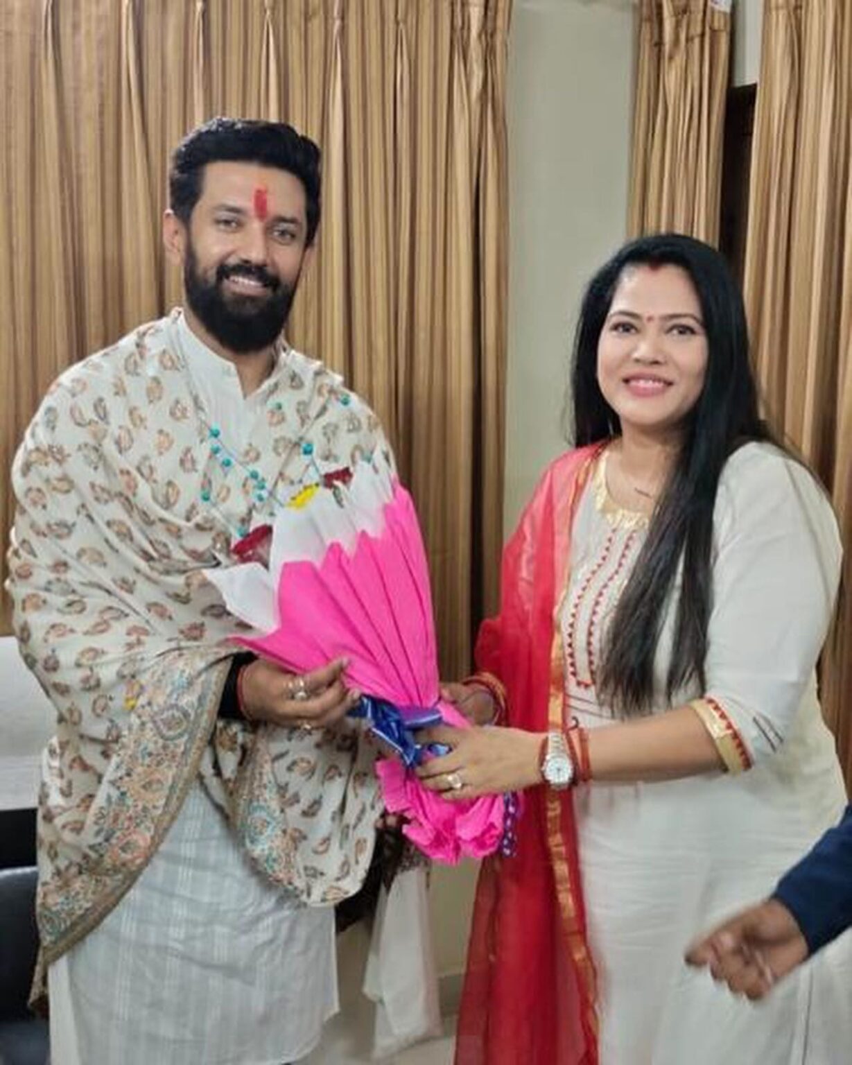 चिराग को झटका, चुनाव आयोग ने इस सीट से प्रत्याशी का नामांकन रद्द किया