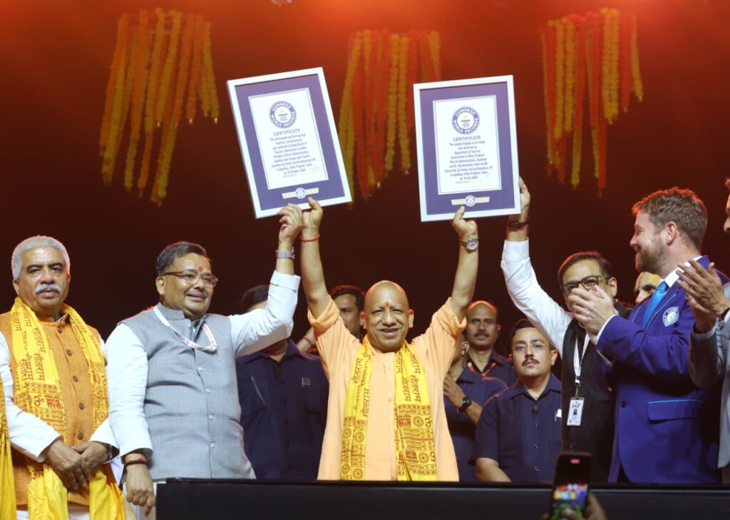 26 लाख दीपों से जगमगाई अयोध्या, दूसरा विश्व रिकॉर्ड बनाया