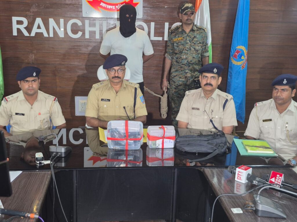 रांची में हथियार सप्लायर गिरफ्तार, तीन लोडेड पिस्टल बरामद