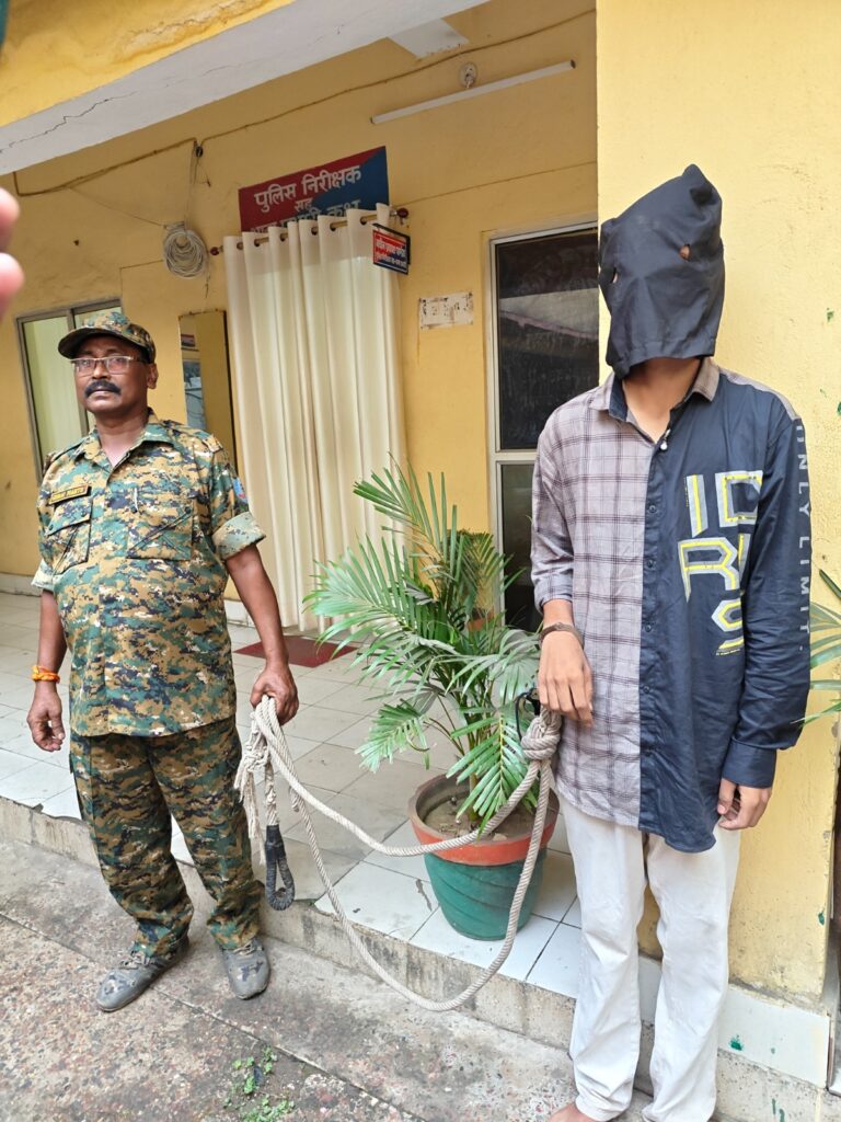 रामगढ़ में चोरी की तीन स्कूटी बरामद, मास्टरमाइंड गिरफ्तार