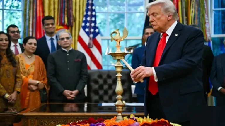 ट्रंप ने व्हाइट हाउस में मनाई दिवाली, PM मोदी कोे दी दीपोत्सव की शुभकामनाएं