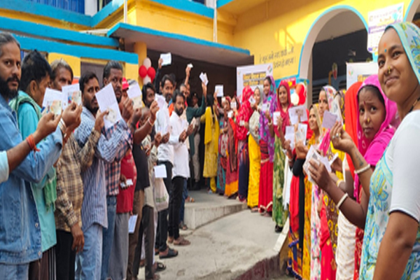 बिहार में पहले चरण के लिए वोटिंग जारी, जानें नौ बजे कितना प्रतिशत हुआ मतदान
