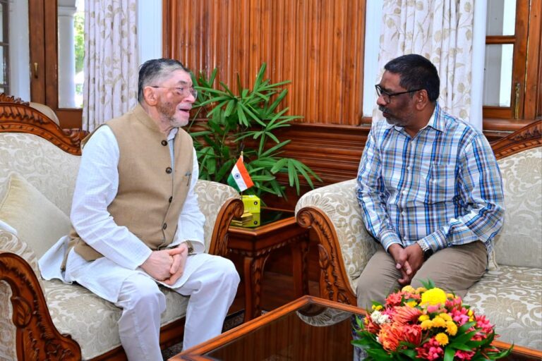 मुख्यमंत्री हेमंत सोरेन ने राज्यपाल संतोष कुमार गंगवार को राज्य स्थापना दिवस कार्यक्रम के लिए किया आमंत्रित