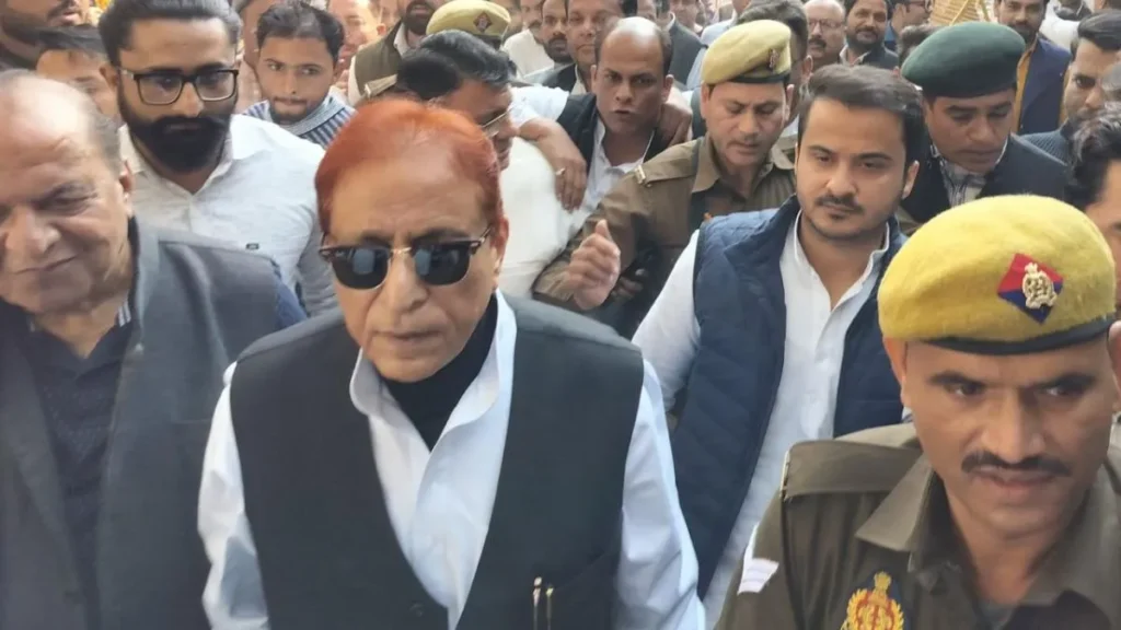 पूर्व मंत्री आजम खान और अब्दुल्ला फिर जाएंगे जेल, इस मामले में कोर्ट ने सुनाई 7-7 साल की सजा