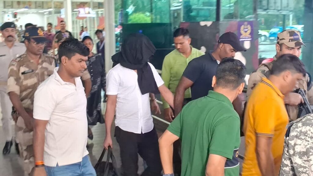 अमन साहू गैंग के कुख्यात अपराधी मयंक सिंह को छत्तीसगढ़ पुलिस ने पांच दिन की रिमांड पर लिया