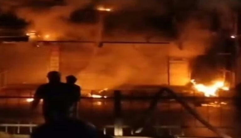 रांची : दवा दुकान में लगी आग, लाखों का नुकसान