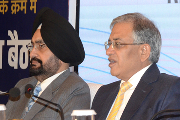 बंगाल एसआईआर: डेटा-एंट्री ऑपरेटर के रूप में आई-पैक स्टाफ की कथित नियुक्ति से जुड़ी शिकायतों पर चुनाव आयोग सख्त