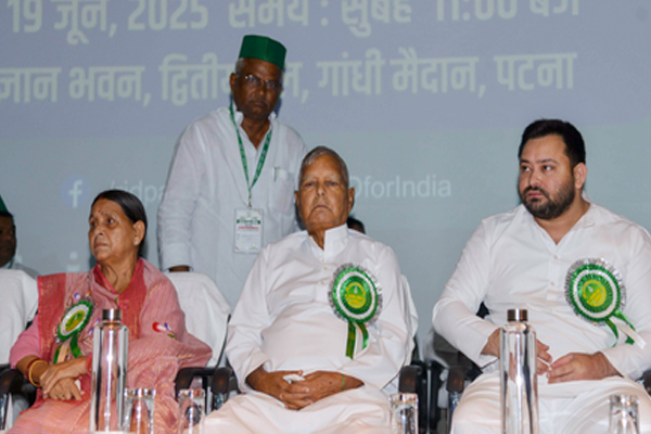 लैंड फॉर जॉब केस: लालू-राबड़ी-तेजस्वी पर आरोप तय, 52 आरोपी बरी