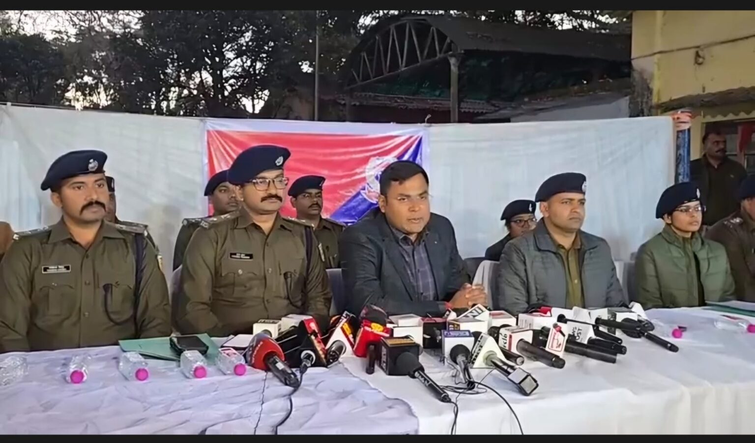 गुलगुलिया गैंग के खिलाफ रांची पुलिस की बड़ी कार्रवाई, 12 बच्चे बरामद और 13 गिरफ्तार